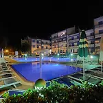 Lovely Flat Overlooking The Pool Caorle