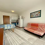 Apartamento Lovely Flat Overlooking The Pool Caorle