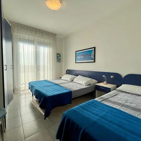 דירה Lovely Flat Overlooking The Pool