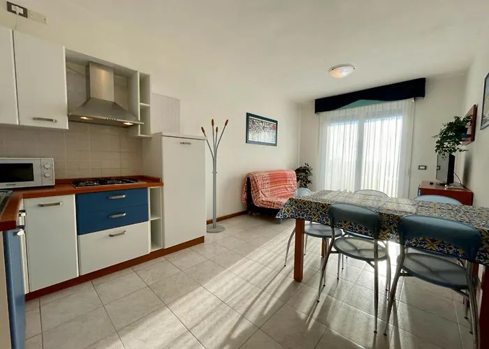 Lovely Flat Overlooking The Pool Apartamento