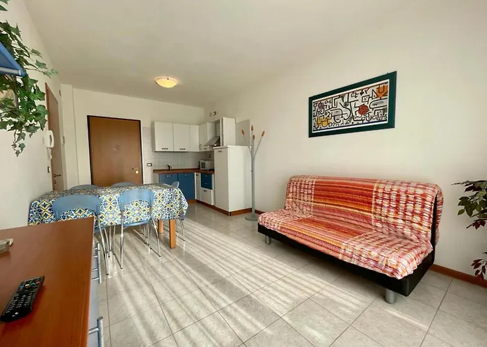 Apartamento Lovely Flat Overlooking The Pool Caorle