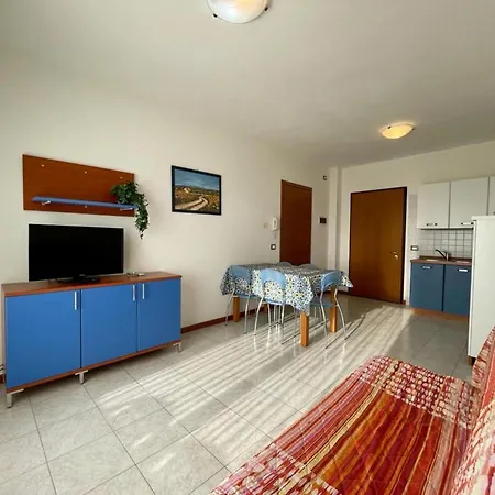 דירה Lovely Flat Facing The Swimming Pool *