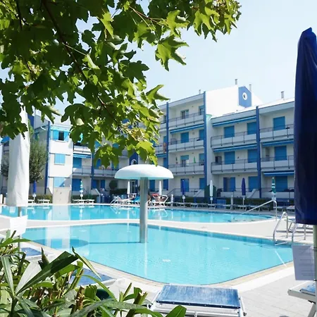 דירה Lovely Flat Facing The Swimming Pool