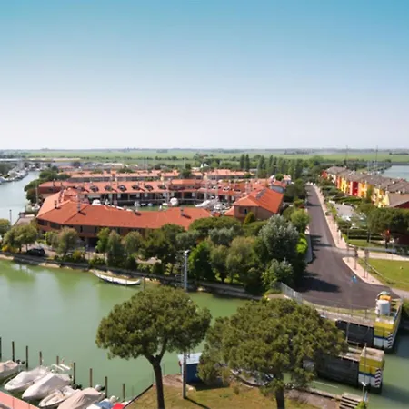 Lägenhet Lovely Flat Overlooking The Pool Caorle